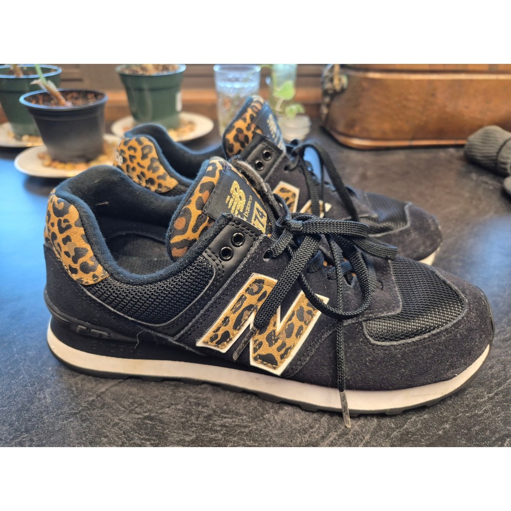 New Balance‎ 574 Leopard Print Sneakers Women's Size 9 B Black Casual Shoes
